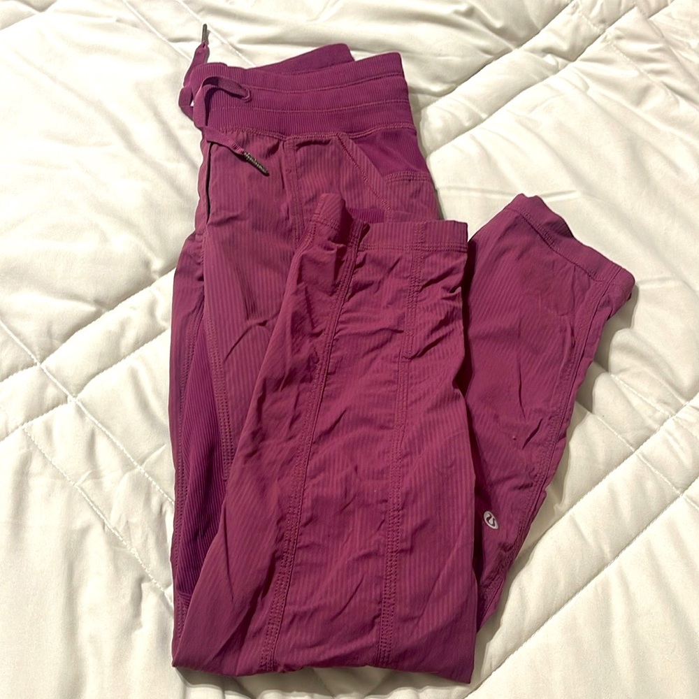 Lululemon dance studio cropped pants